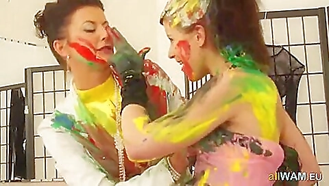 Sexy milf shows off her sexy feet