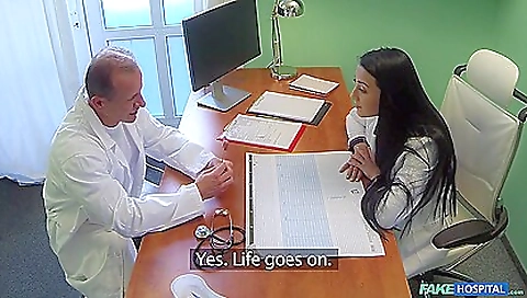 Mature woman dies her pussy Mature woman dies her pussy