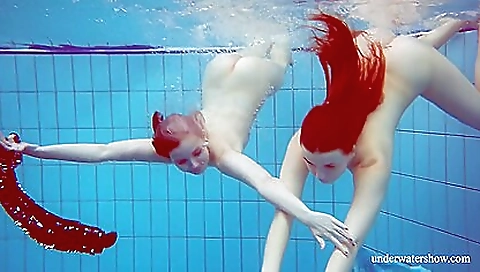 Big booty babe with huge tits and big grayer