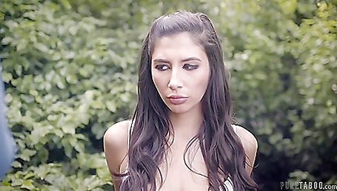 She's a littlexy and she can' alright